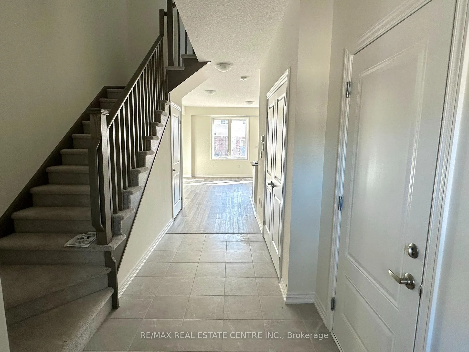 Photo 10 of 80 Pinot Crescent, Hamilton, Stoney Creek — HOMEH
