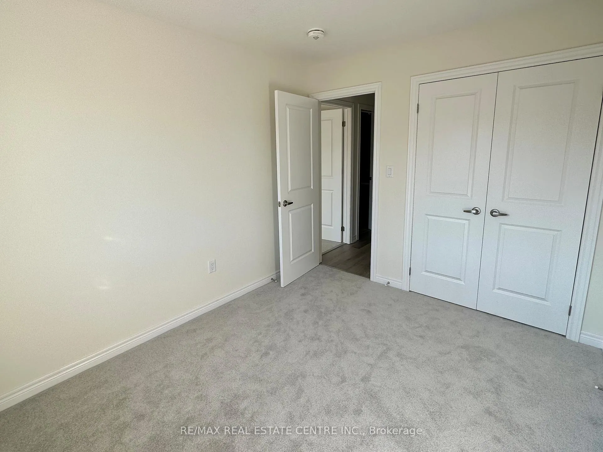 Photo 14 of 80 Pinot Crescent, Hamilton, Stoney Creek — HOMEH