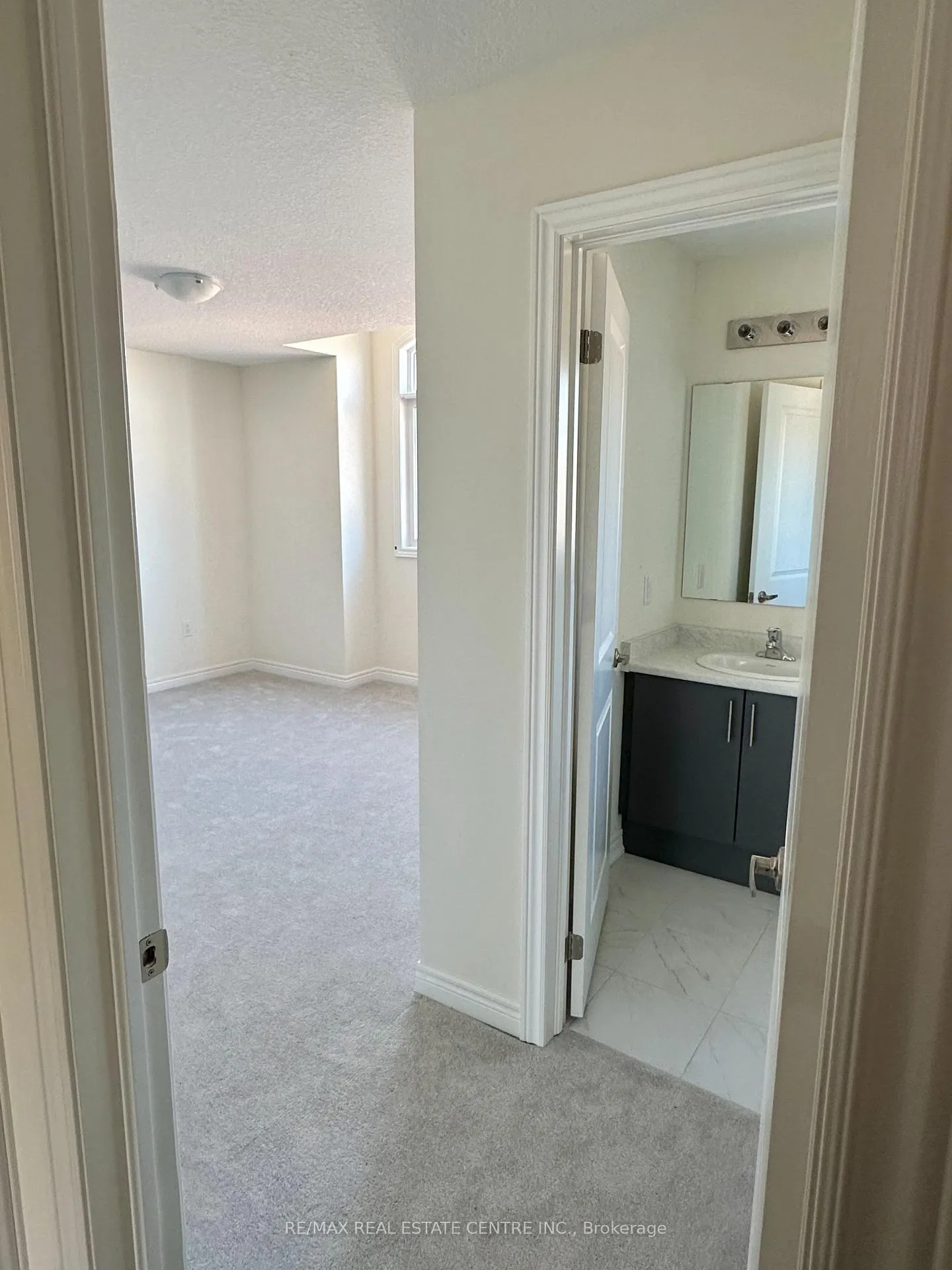 Photo 17 of 80 Pinot Crescent, Hamilton, Stoney Creek — HOMEH