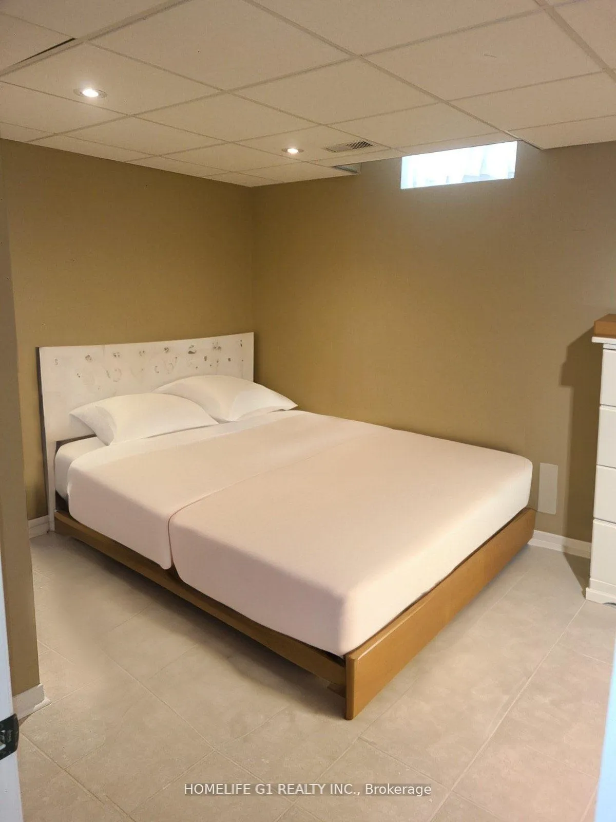 Photo 3 of Unit bsmnt, 23 Dovastan Gate, Caledon, Bolton East — HOMEH