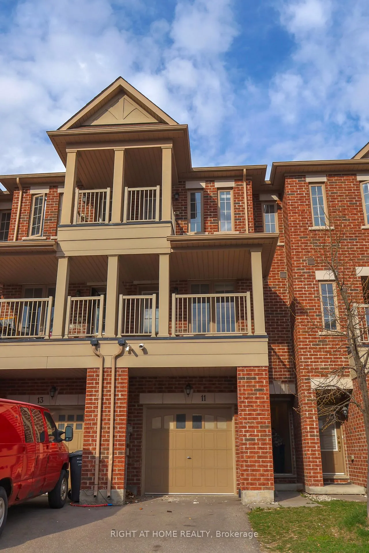 Front of Unit Upper, 11 Telegraph Street