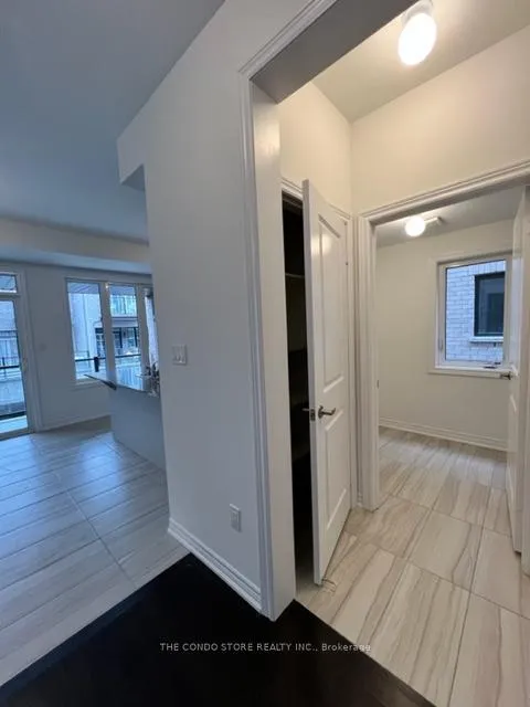 Photo 8 of 11 Steamboat Way, Whitby, Port Whitby — HOMEH
