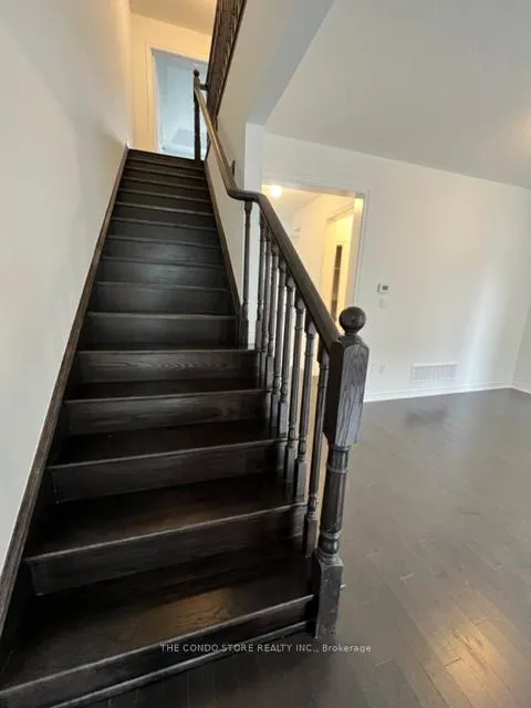 Photo 9 of 11 Steamboat Way, Whitby, Port Whitby — HOMEH