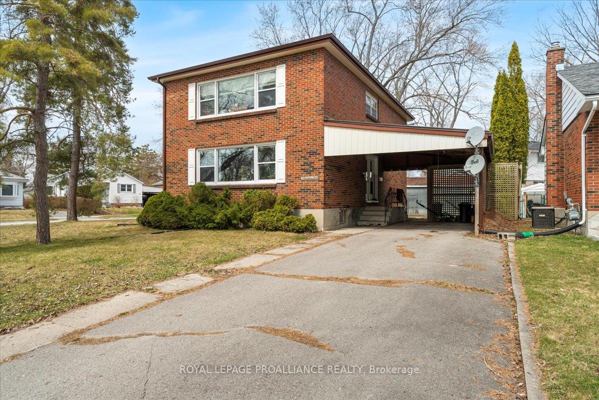 Photo 2 of 4 Montgomery Boulevard, Belleville, Belleville Ward — HOMEH