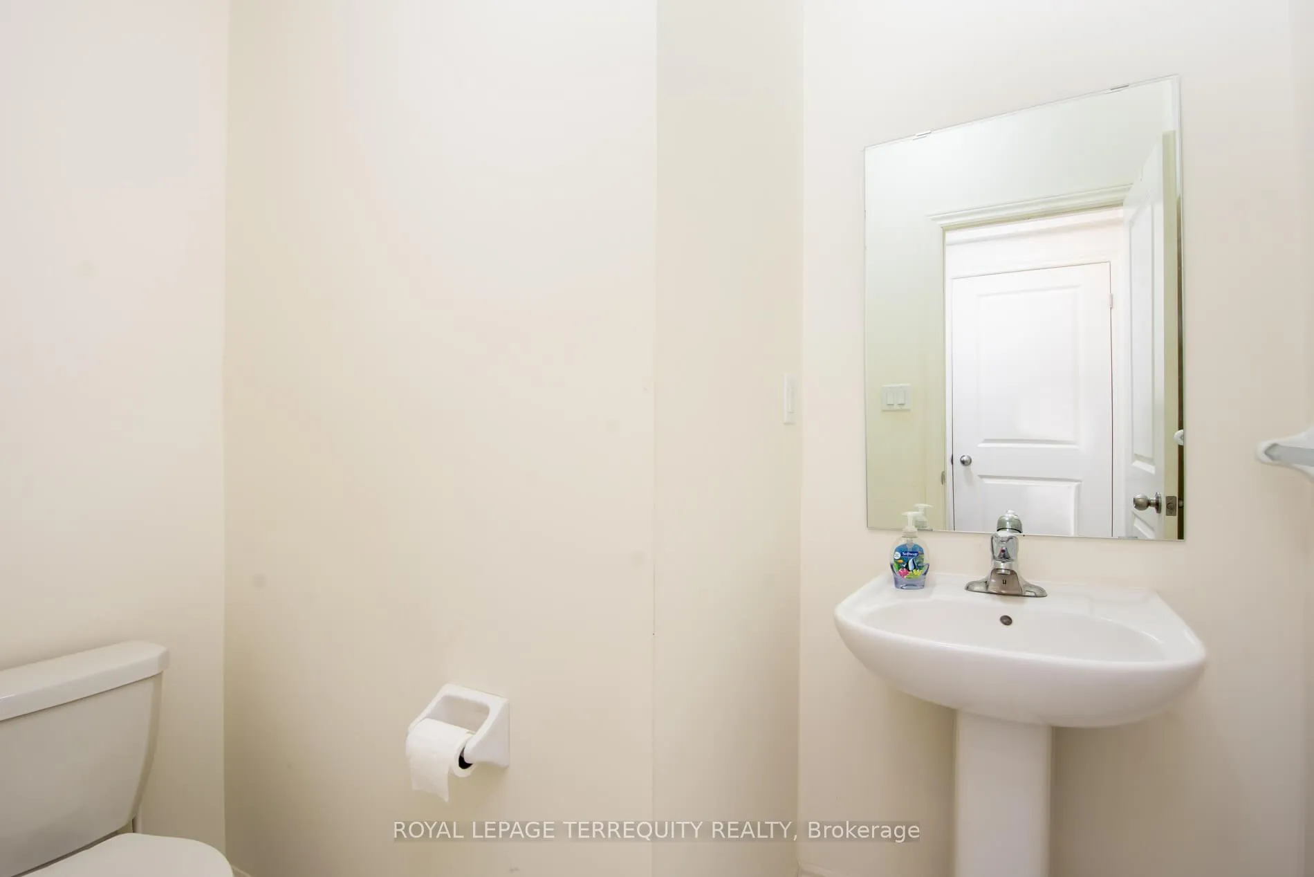 Photo 15 of 245 Coronation Road, Whitby, Rural Whitby — HOMEH