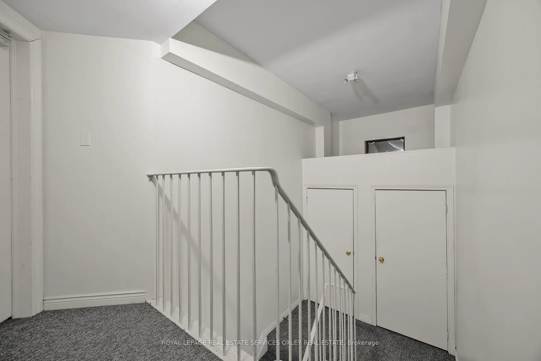 Photo 9 of Unit 2, 31 Glebe Road E, Toronto, Mount Pleasant West — HOMEH