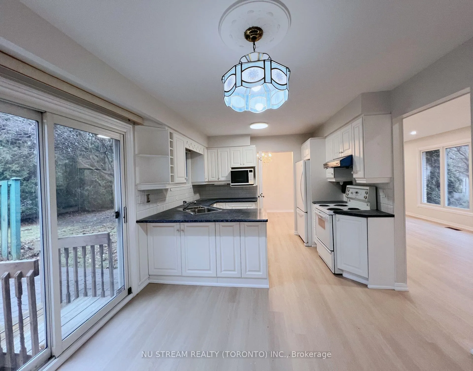 Photo 5 of 11 Newton Gate, Markham, Markham Village — HOMEH