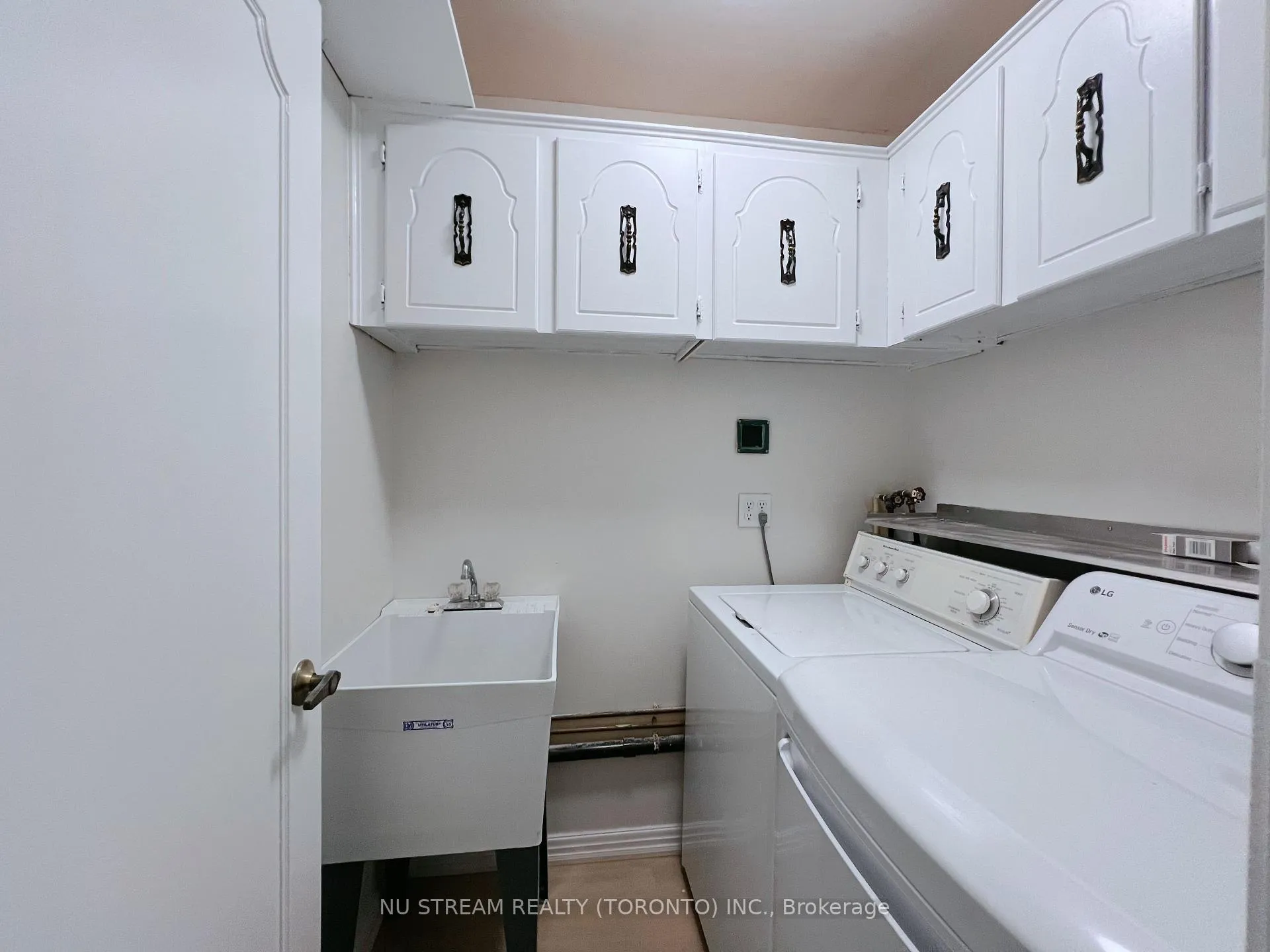 Photo 15 of 11 Newton Gate, Markham, Markham Village — HOMEH