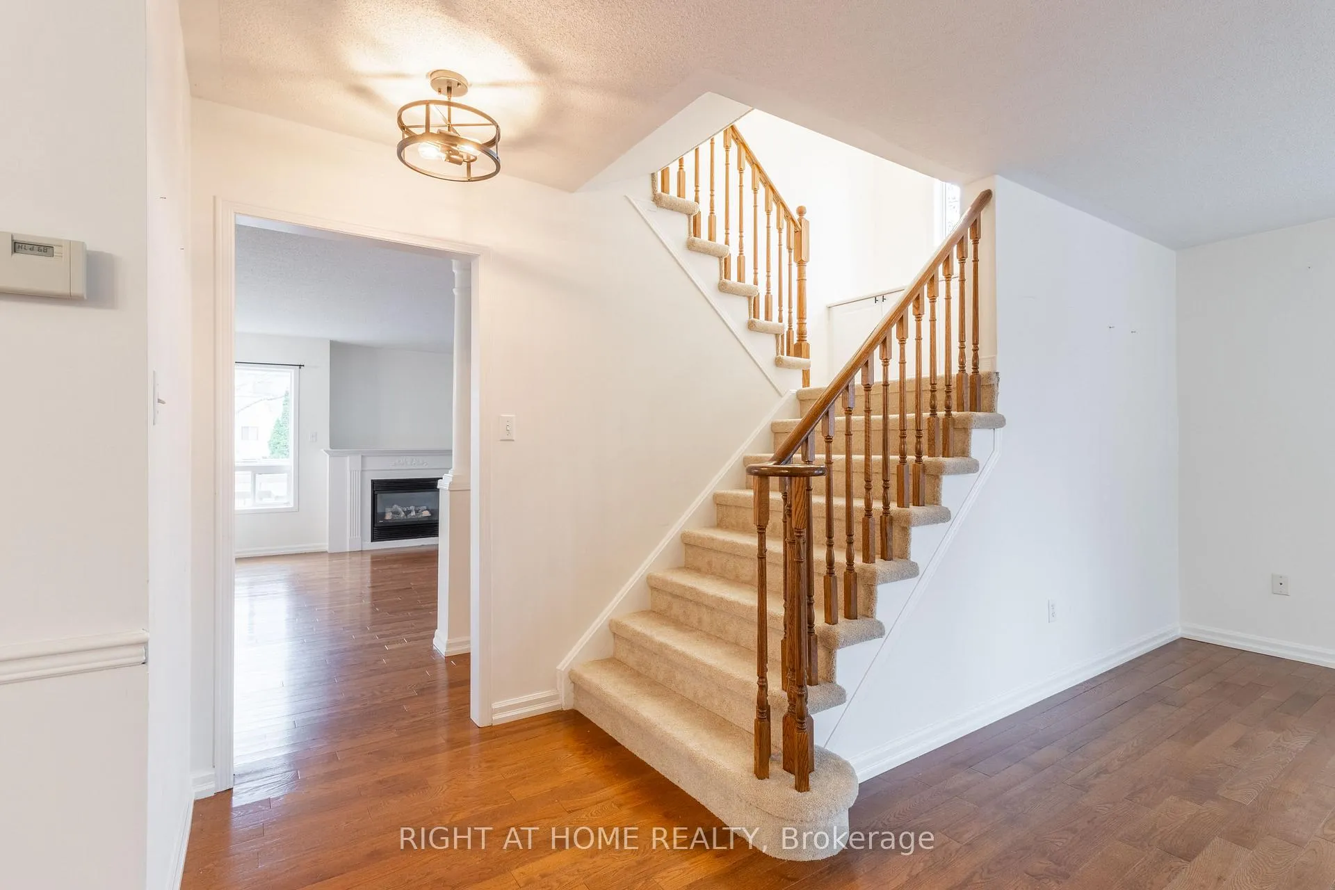 Photo 7 of 39 Mullord Avenue, Ajax, South East — HOMEH