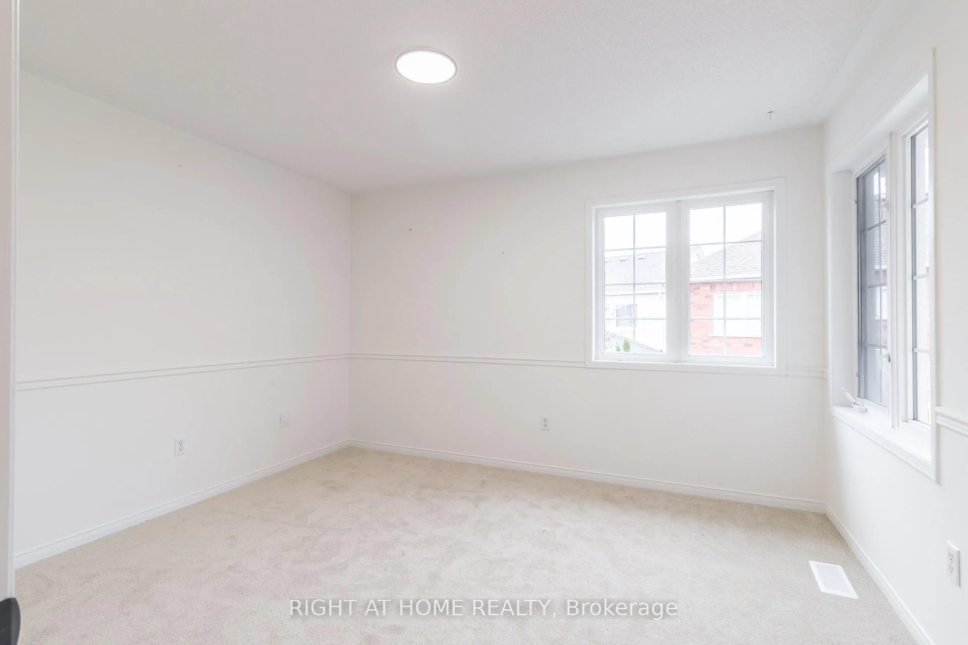 Photo 20 of 39 Mullord Avenue, Ajax, South East — HOMEH