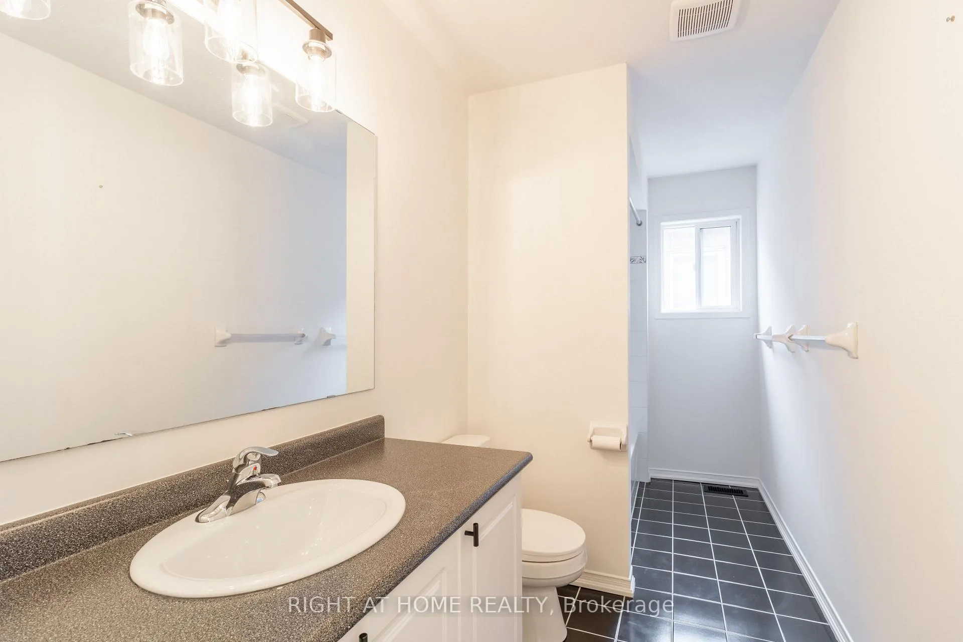 Photo 22 of 39 Mullord Avenue, Ajax, South East — HOMEH