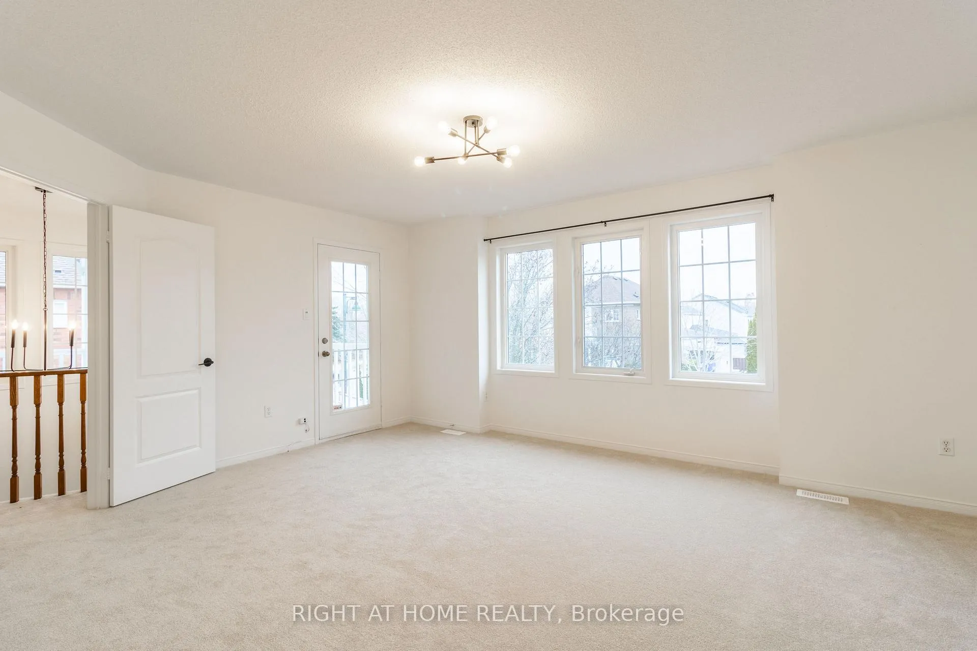 Photo 24 of 39 Mullord Avenue, Ajax, South East — HOMEH