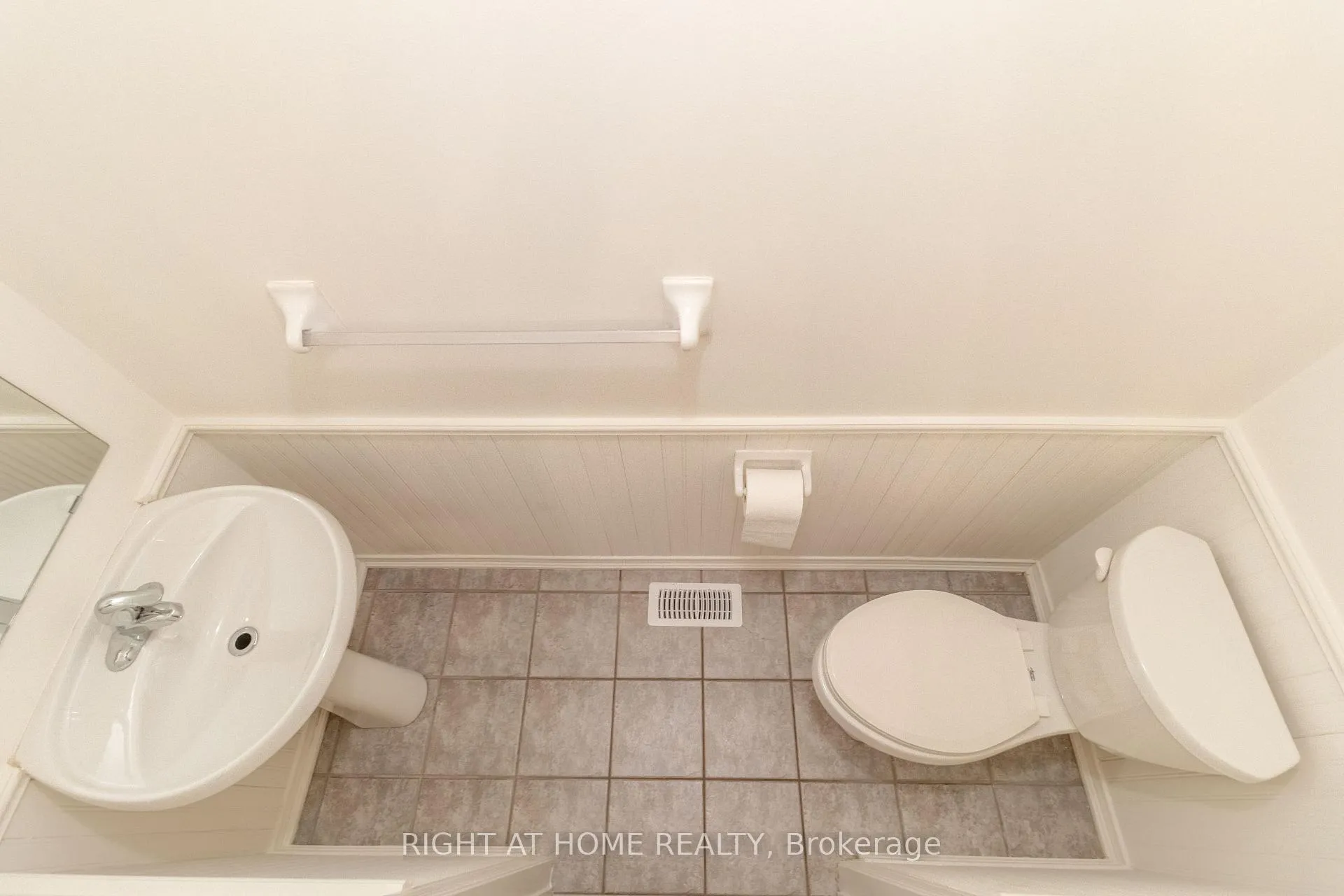 Photo 27 of 39 Mullord Avenue, Ajax, South East — HOMEH