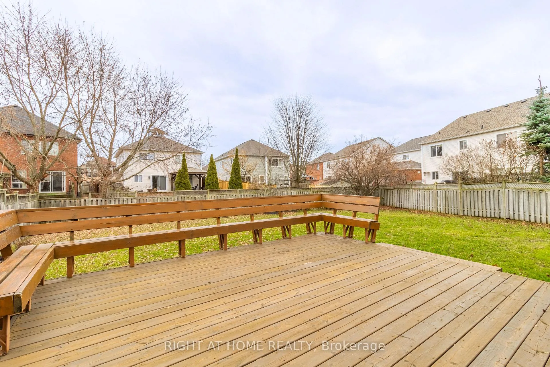 Photo 31 of 39 Mullord Avenue, Ajax, South East — HOMEH