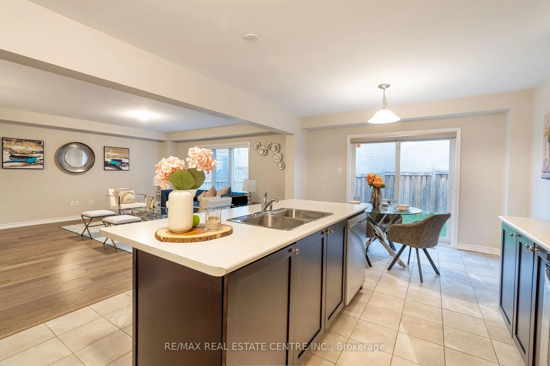 Photo 17 of 37 Blue Oak Street, Kitchener, Rosenburg — HOMEH