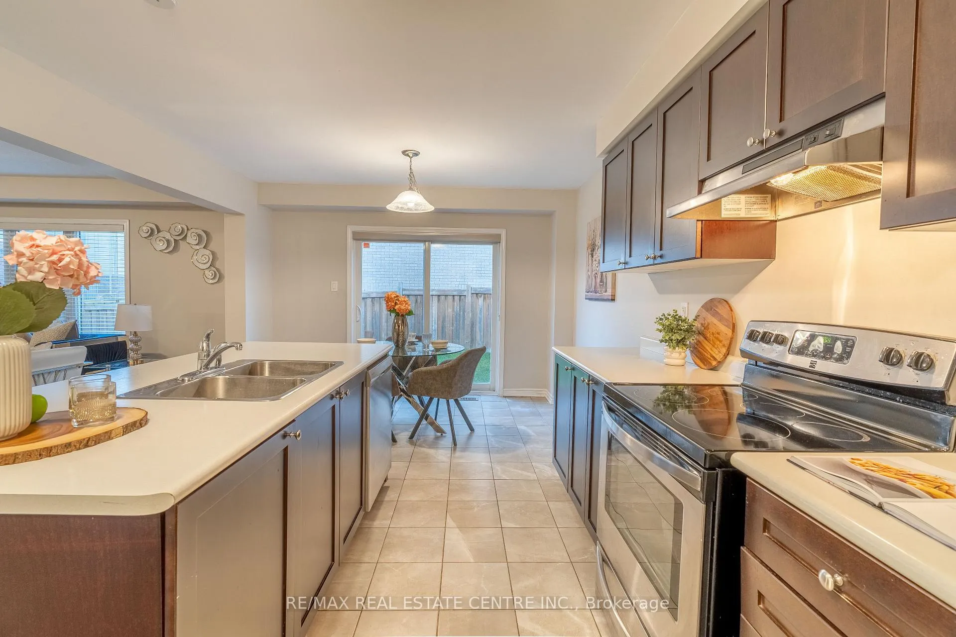 Photo 19 of 37 Blue Oak Street, Kitchener, Rosenburg — HOMEH