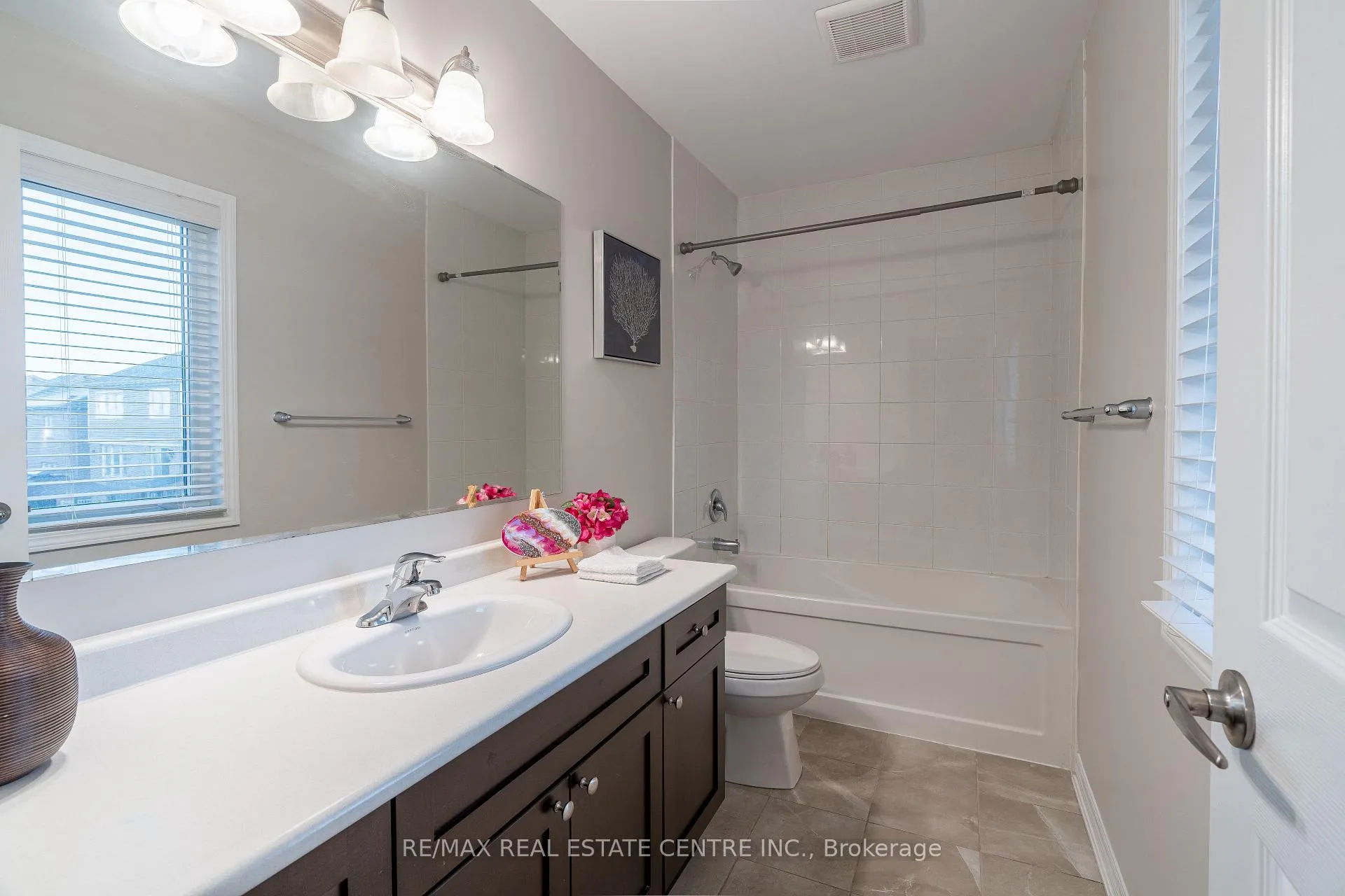 Photo 33 of 37 Blue Oak Street, Kitchener, Rosenburg — HOMEH