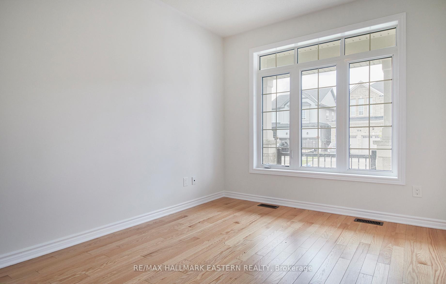 Photo 4 of 49 Northhill Avenue, Cavan Monaghan, Cavan Twp — HOMEH
