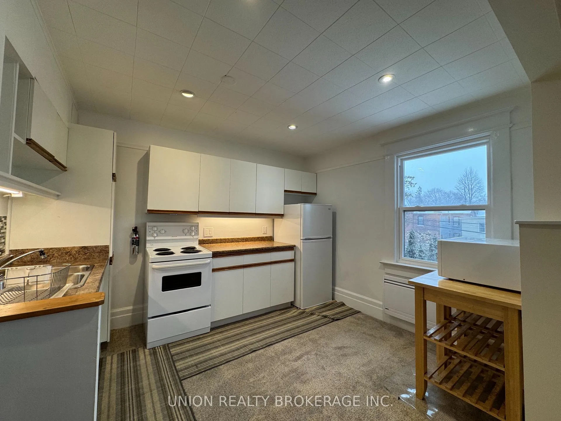 Photo 7 of Unit Upper, 35 Hambly Avenue, Toronto, The Beaches — HOMEH