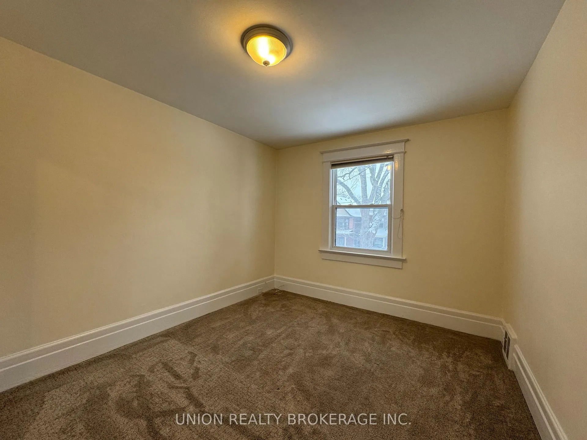 Photo 11 of Unit Upper, 35 Hambly Avenue, Toronto, The Beaches — HOMEH