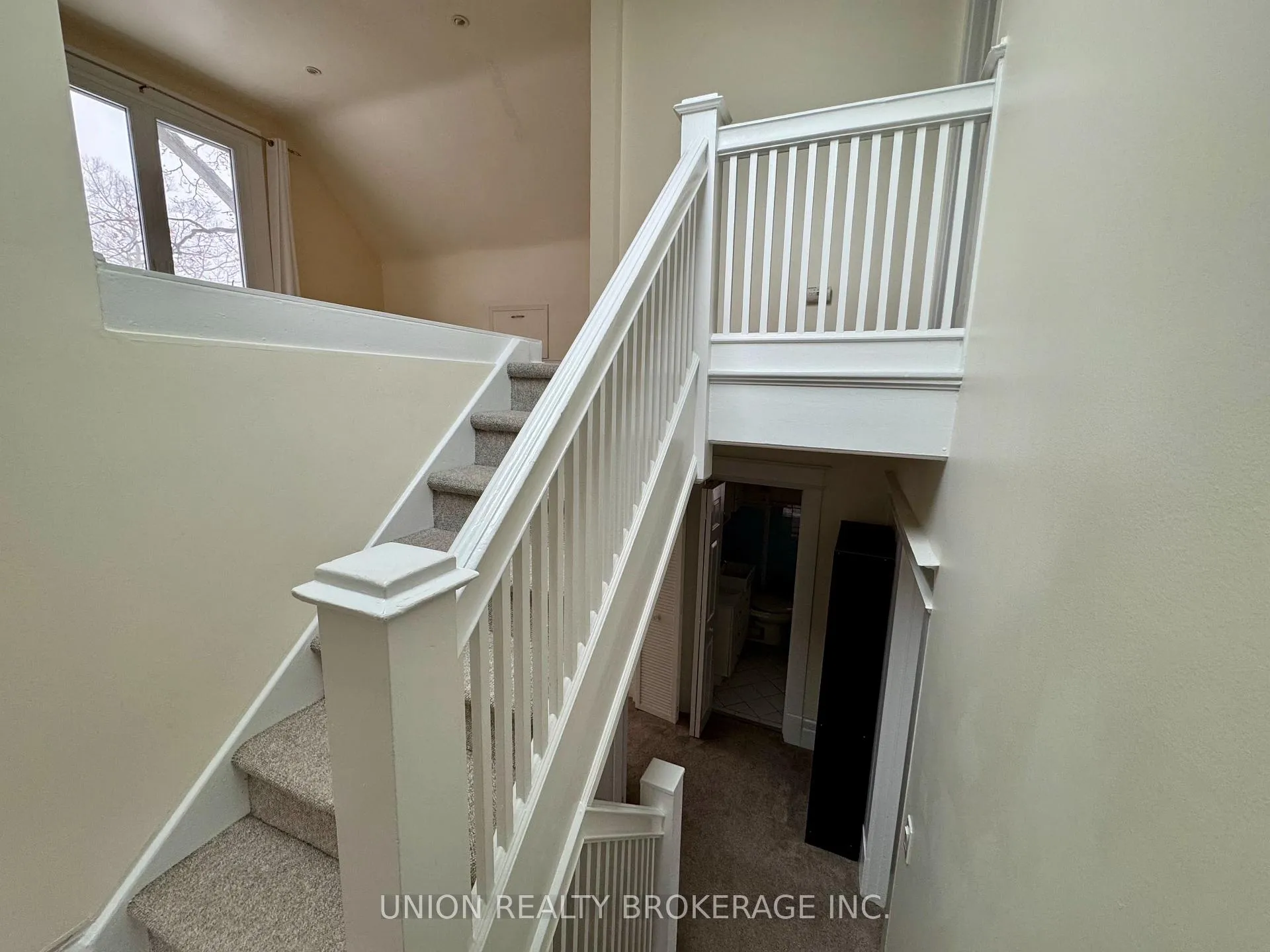 Photo 13 of Unit Upper, 35 Hambly Avenue, Toronto, The Beaches — HOMEH