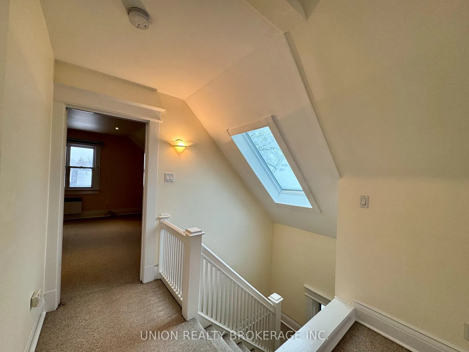 Photo 14 of Unit Upper, 35 Hambly Avenue, Toronto, The Beaches — HOMEH