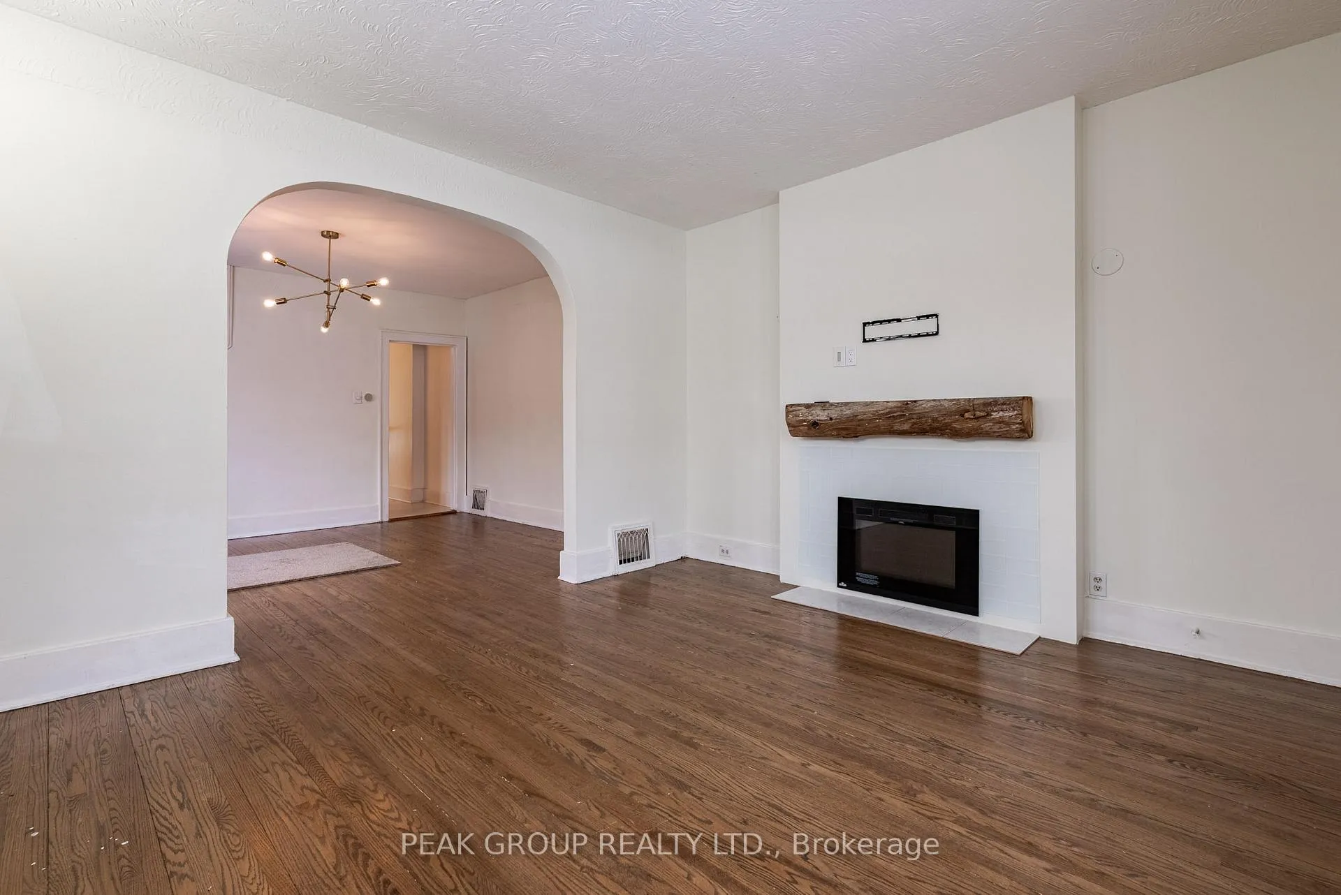 Photo 4 of 65 Elgin Street E, Welland, Prince Charles — HOMEH
