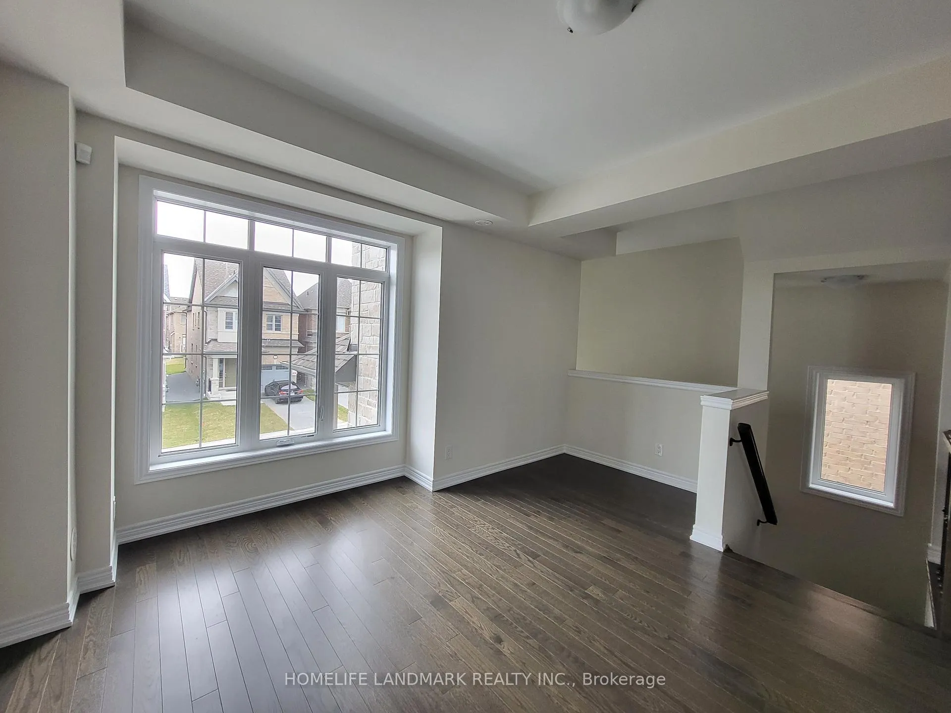 Photo 2 of 33 Gillivary Drive, Whitby, Rural Whitby — HOMEH