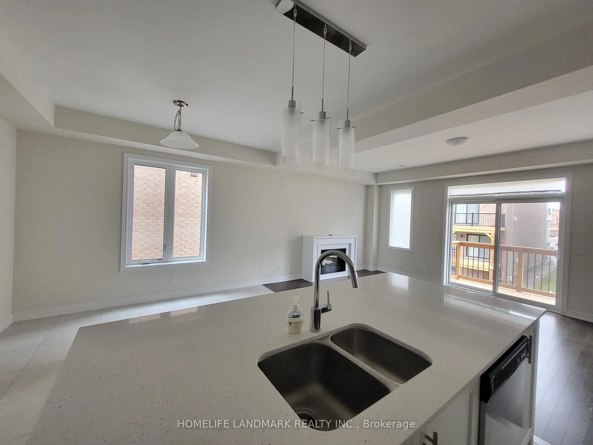 Photo 9 of 33 Gillivary Drive, Whitby, Rural Whitby — HOMEH