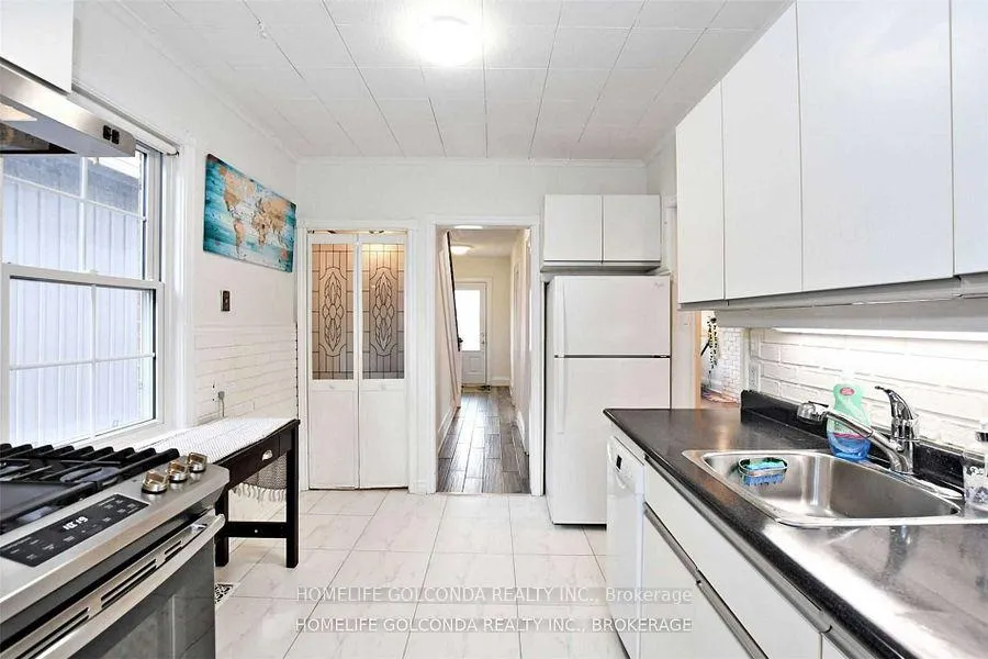 Photo 9 of 35 Westbrook Avenue, Toronto, Woodbine-Lumsden — HOMEH