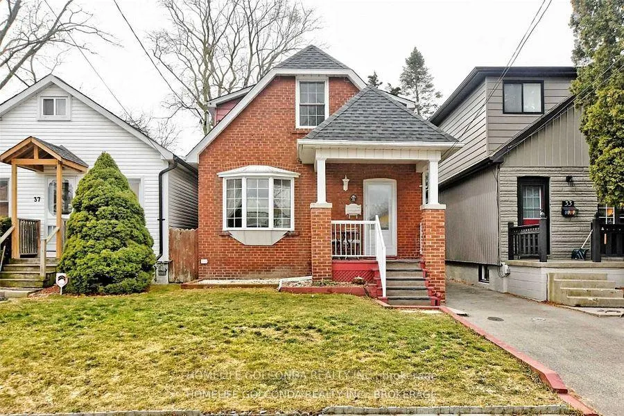 Photo 20 of 35 Westbrook Avenue, Toronto, Woodbine-Lumsden — HOMEH