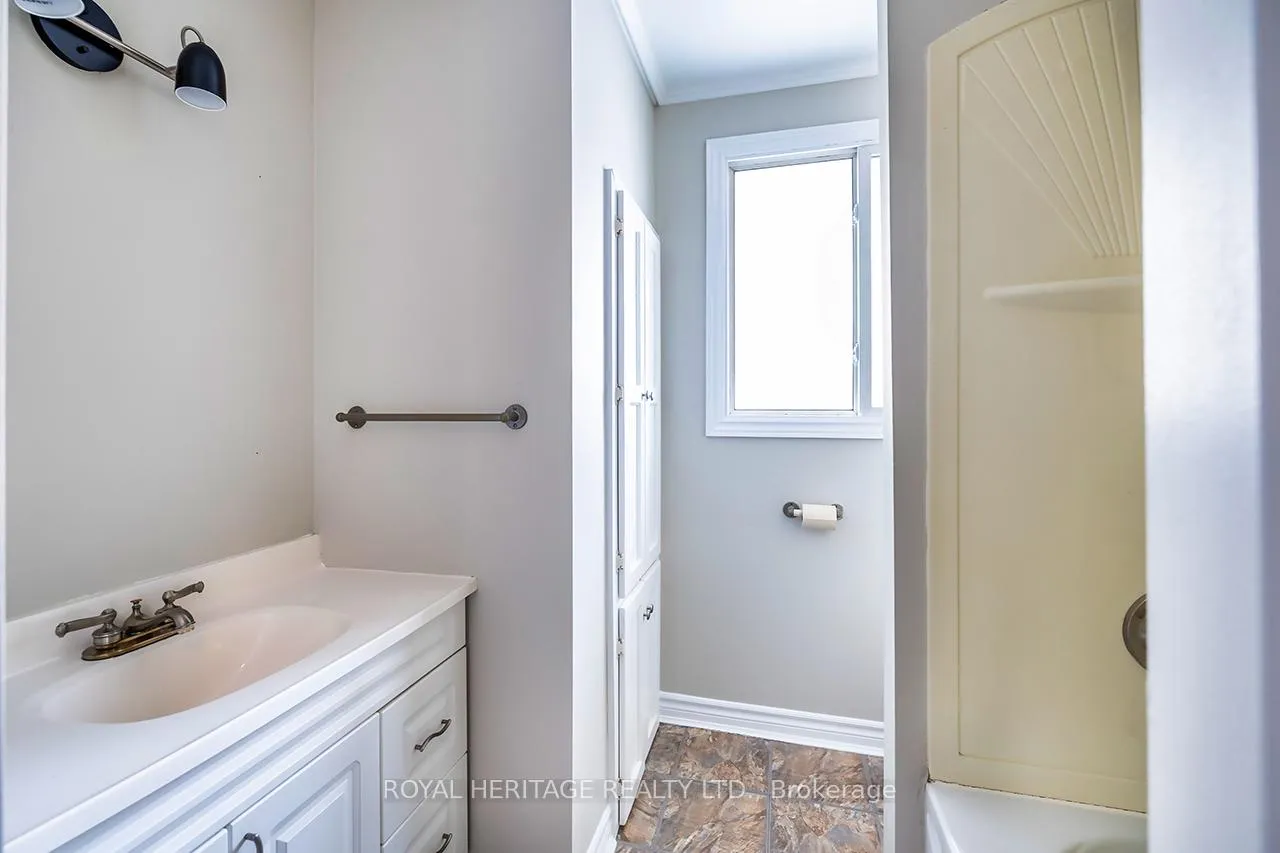Photo 7 of Unit Main, 520 Capilano Court, Oshawa, Donevan — HOMEH