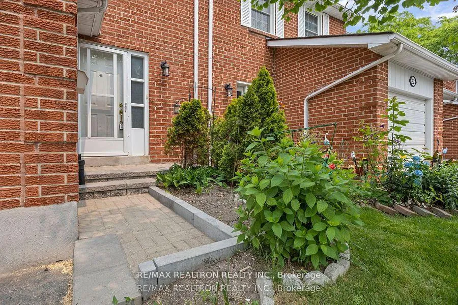 Photo 3 of 20 Harper Way, Markham, Aileen-Willowbrook — HOMEH