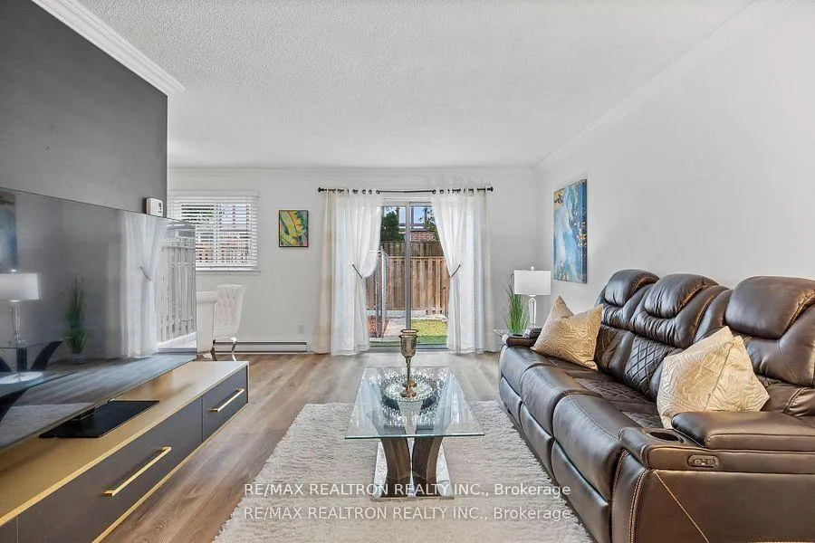 Photo 7 of 20 Harper Way, Markham, Aileen-Willowbrook — HOMEH