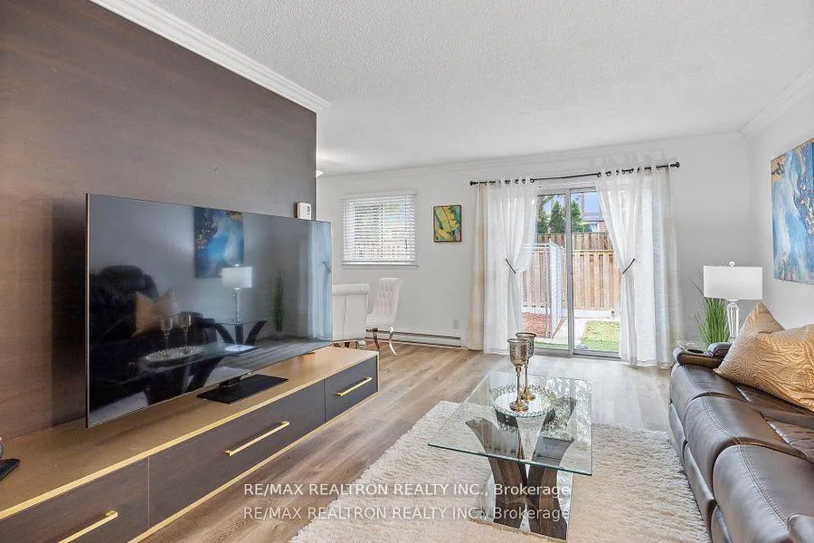 Photo 8 of 20 Harper Way, Markham, Aileen-Willowbrook — HOMEH