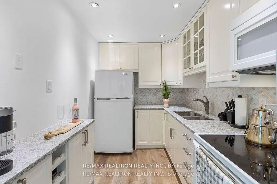 Photo 13 of 20 Harper Way, Markham, Aileen-Willowbrook — HOMEH