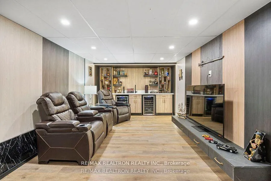 Photo 17 of 20 Harper Way, Markham, Aileen-Willowbrook — HOMEH
