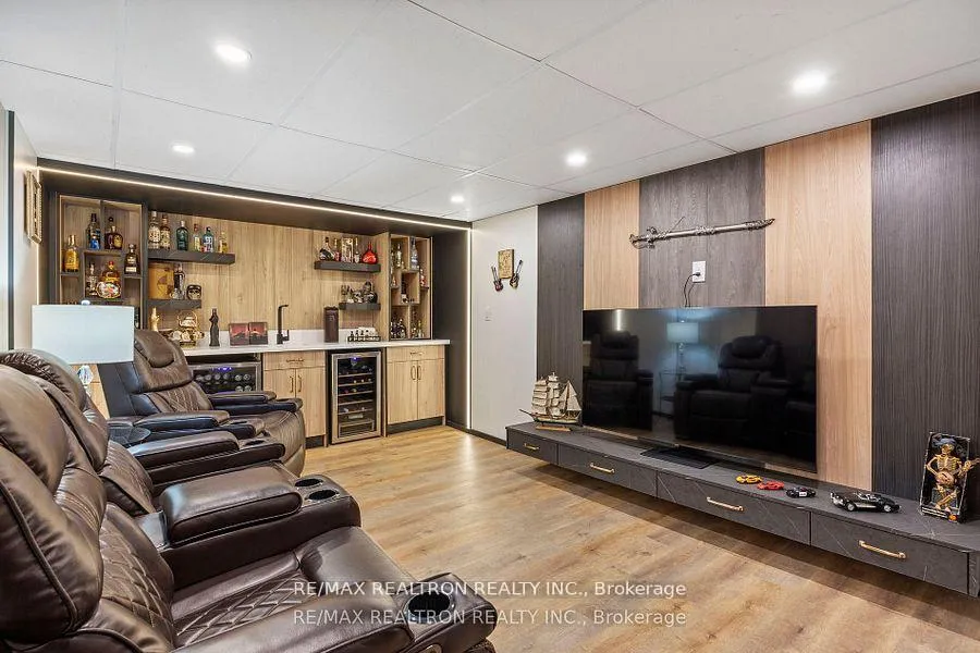 Photo 18 of 20 Harper Way, Markham, Aileen-Willowbrook — HOMEH