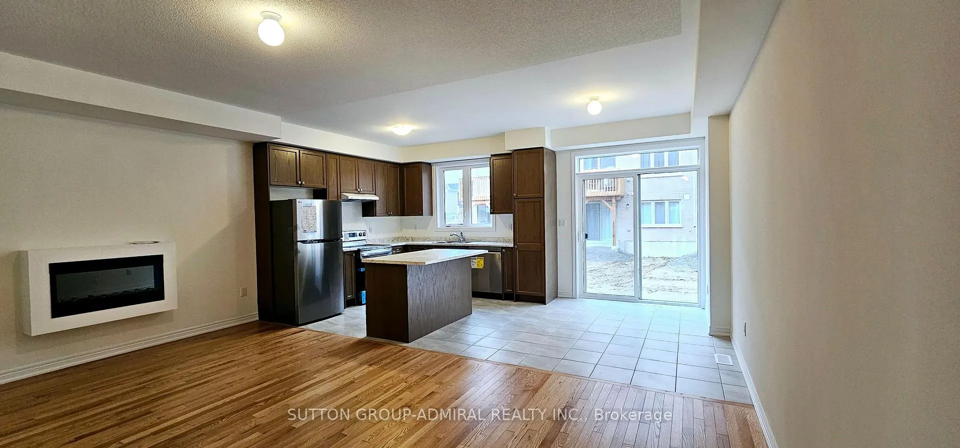 Photo 6 of 1004 Crowsnest Hollow, Pickering, Rural Pickering — HOMEH