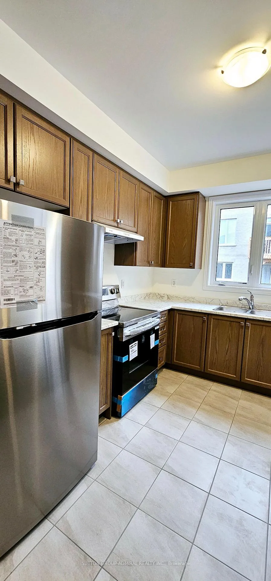Photo 12 of 1004 Crowsnest Hollow, Pickering, Rural Pickering — HOMEH