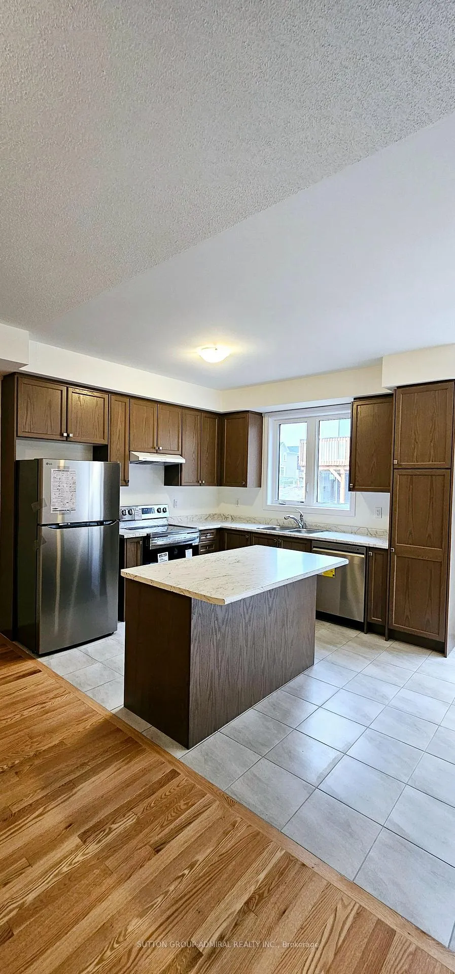 Photo 13 of 1004 Crowsnest Hollow, Pickering, Rural Pickering — HOMEH
