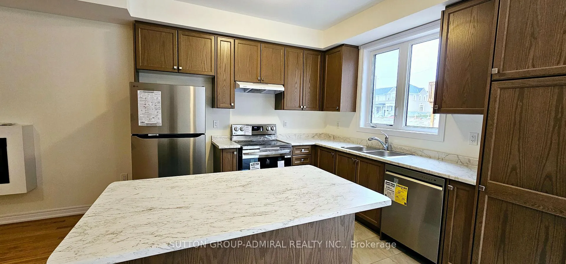 Photo 14 of 1004 Crowsnest Hollow, Pickering, Rural Pickering — HOMEH