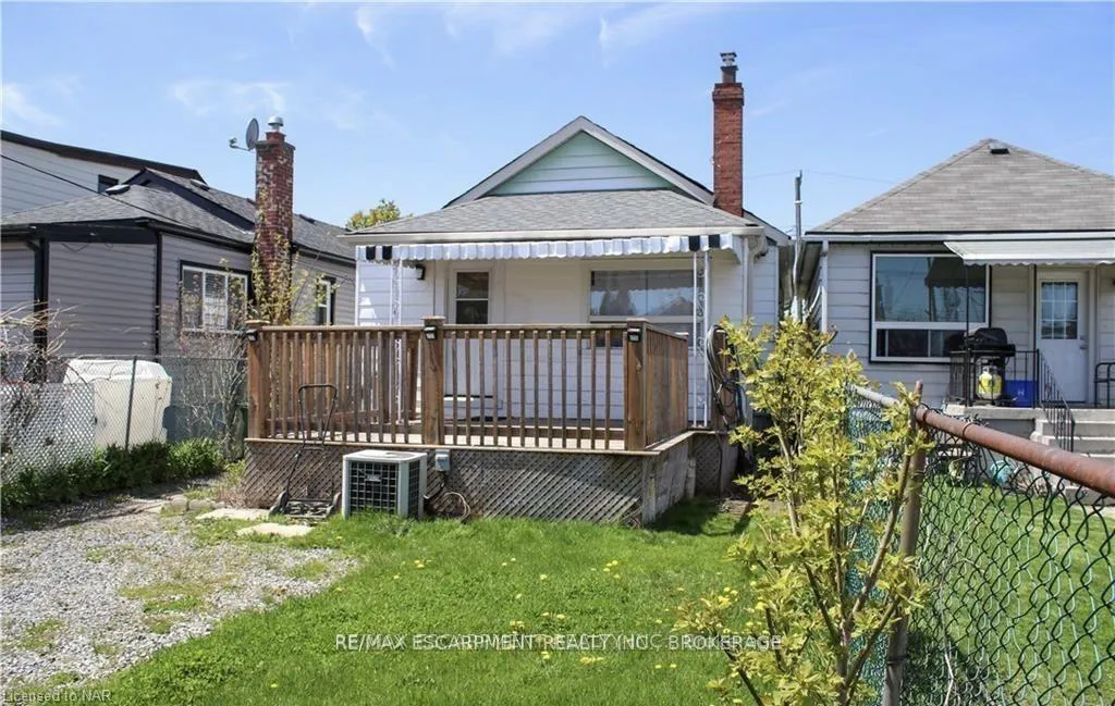 Photo 13 of 196 Weir Street N, Hamilton, Homeside — HOMEH