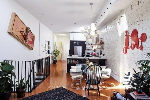 Front of Unit 2nd Floor, 1588 Dundas Street W