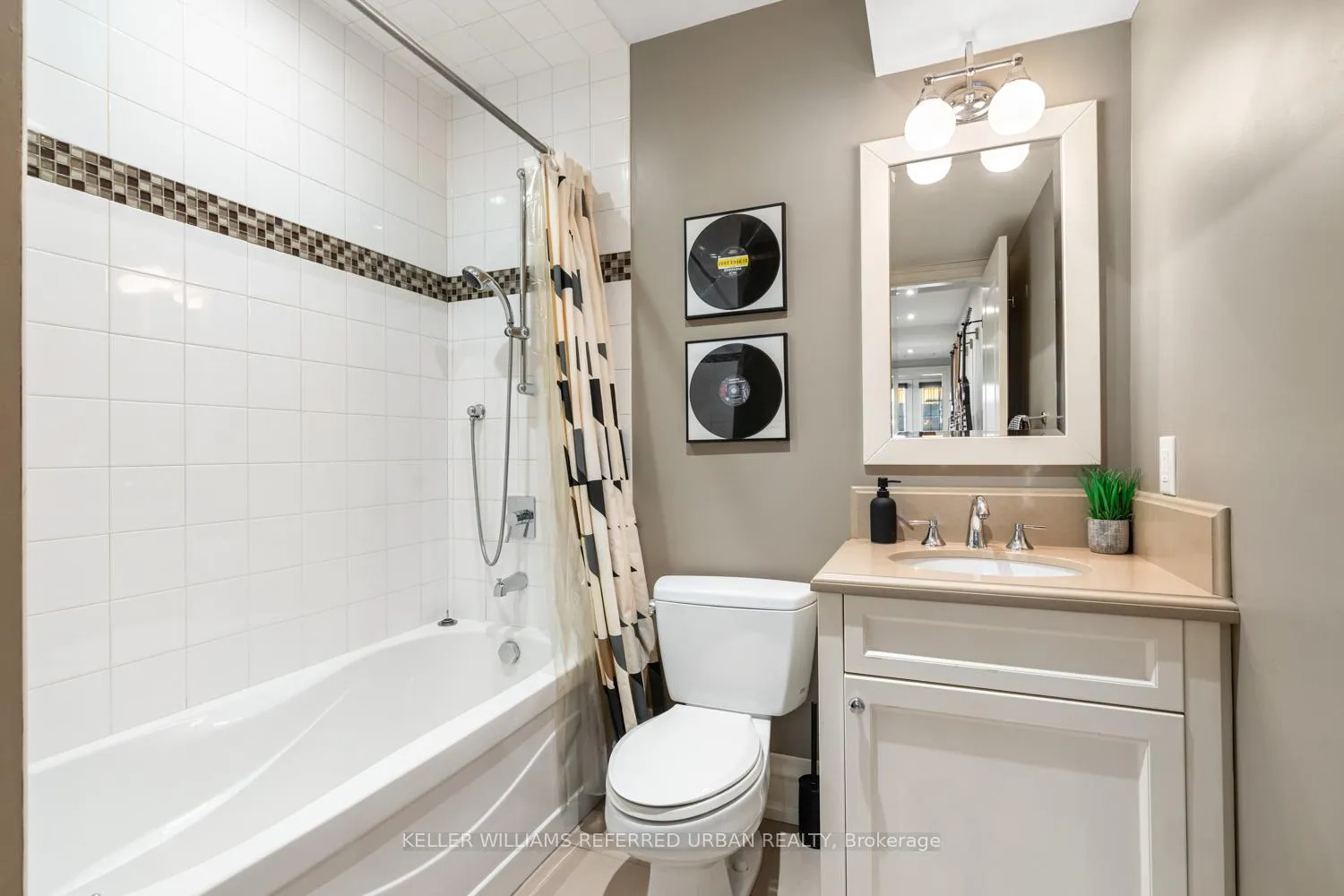 Photo 38 of 100 Woburn Avenue, Toronto, Lawrence Park North — HOMEH