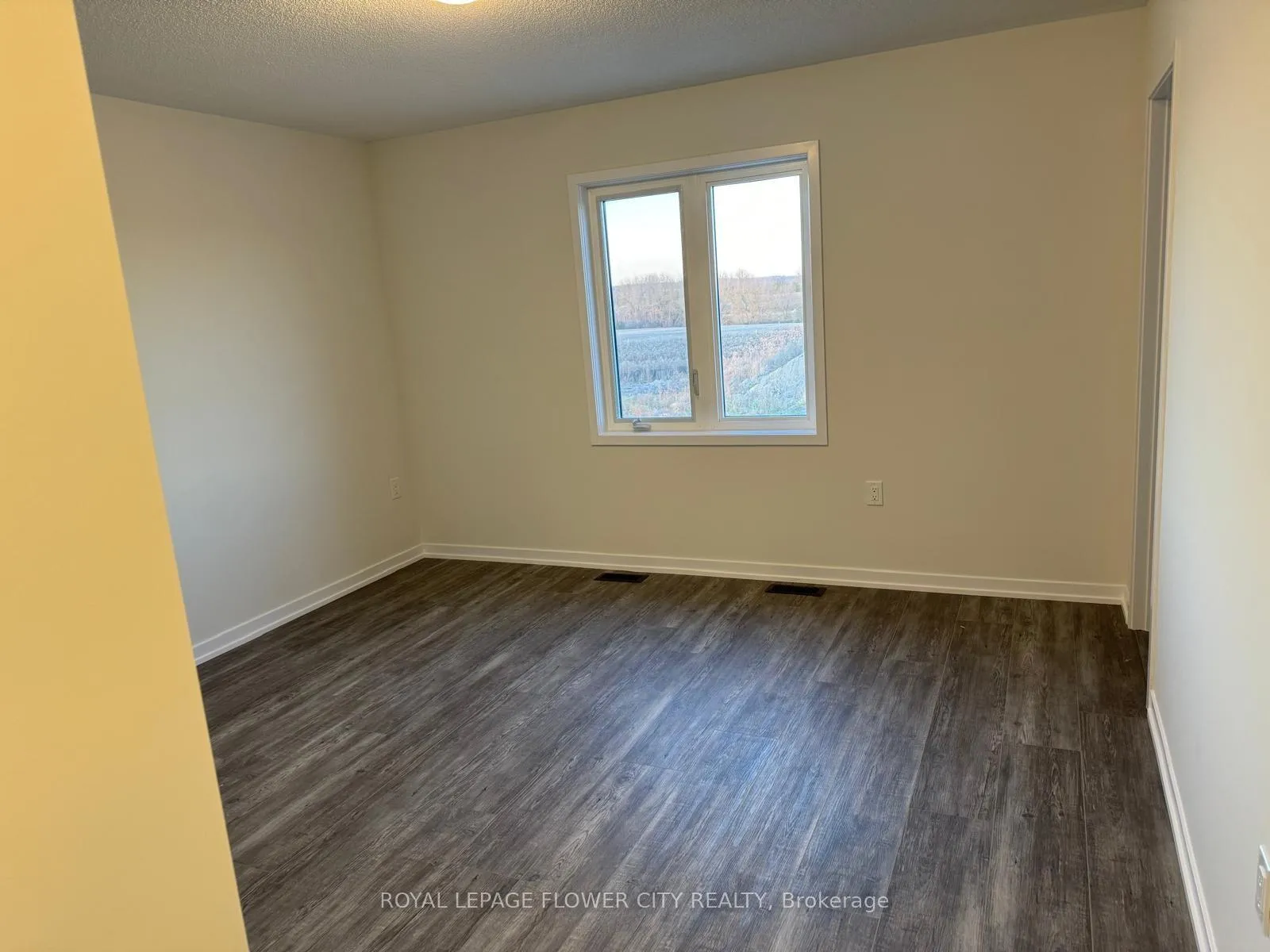 Photo 7 of 1545 Wheatcroft Drive, Oshawa, Kedron — HOMEH