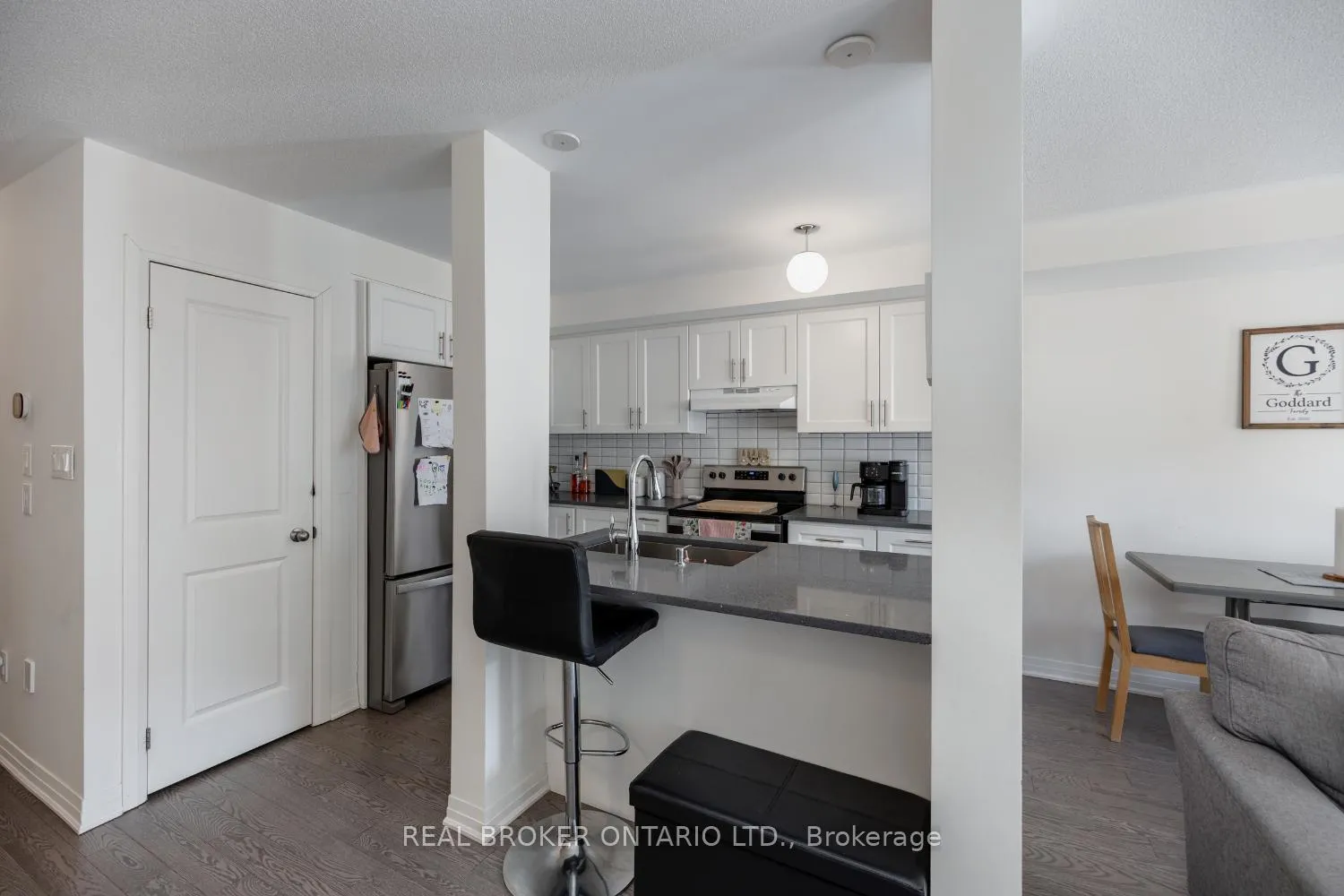 Photo 9 of 95 Caspian Square, Clarington, Bowmanville — HOMEH