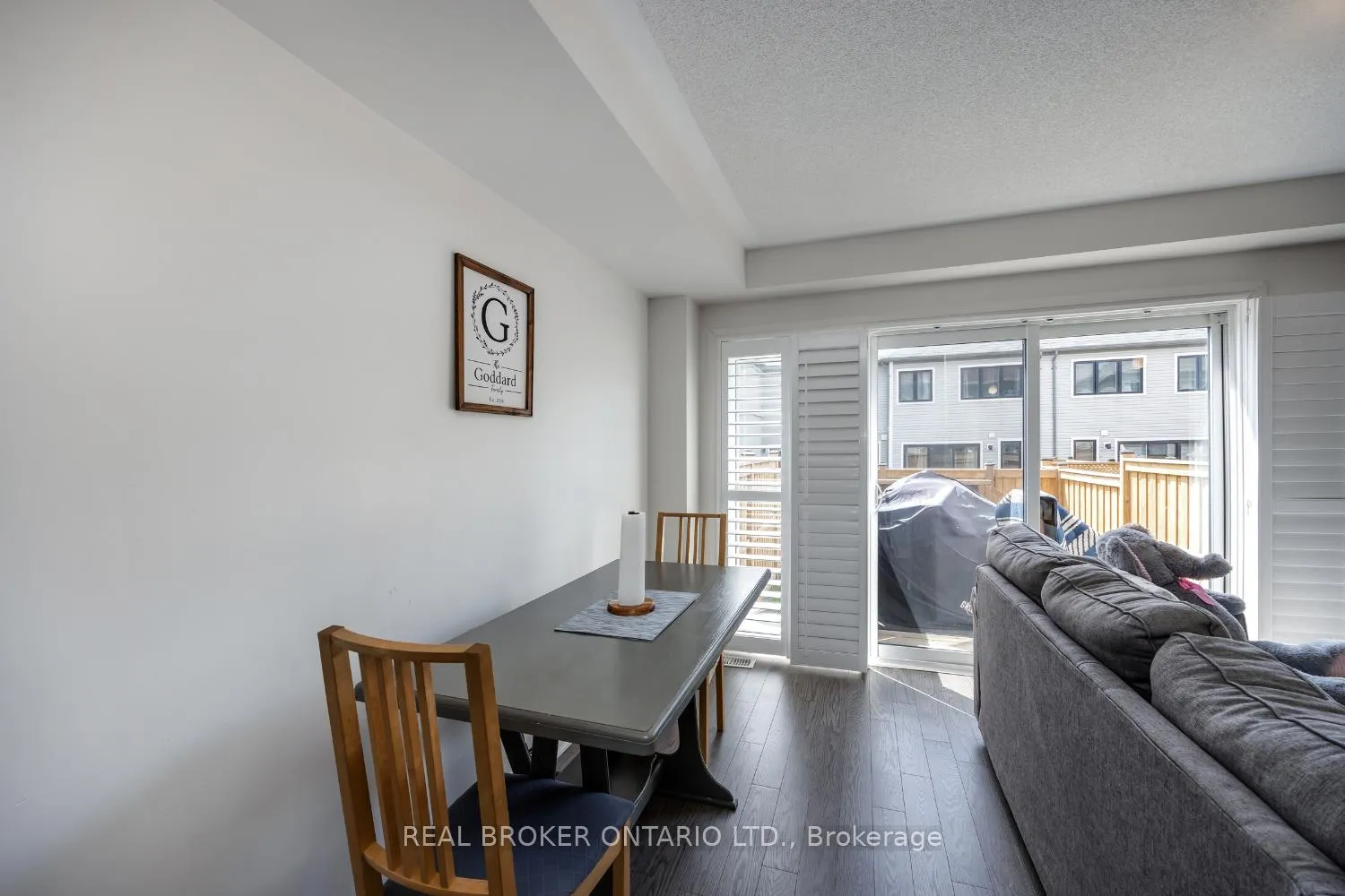 Photo 12 of 95 Caspian Square, Clarington, Bowmanville — HOMEH