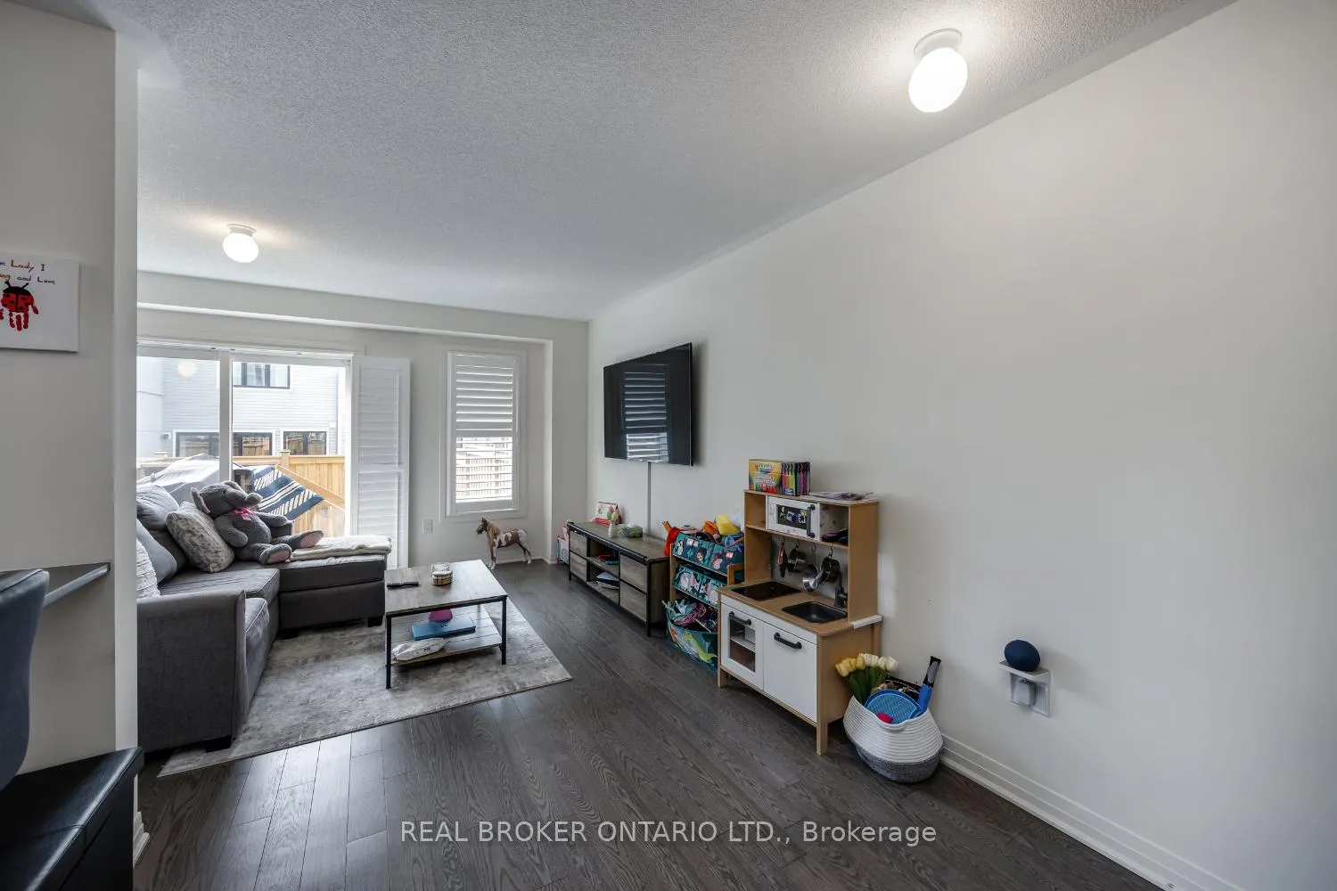 Photo 13 of 95 Caspian Square, Clarington, Bowmanville — HOMEH