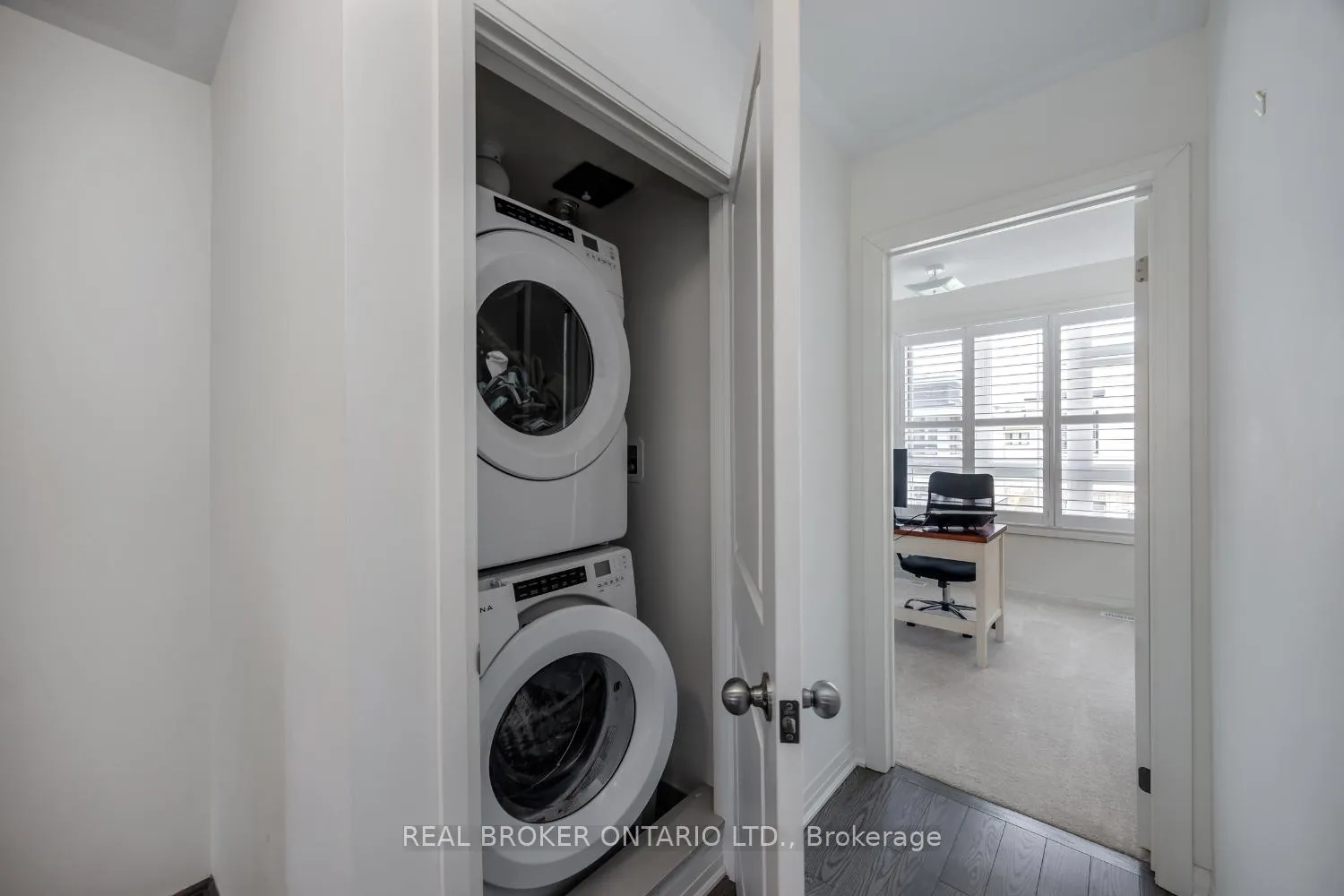 Photo 19 of 95 Caspian Square, Clarington, Bowmanville — HOMEH